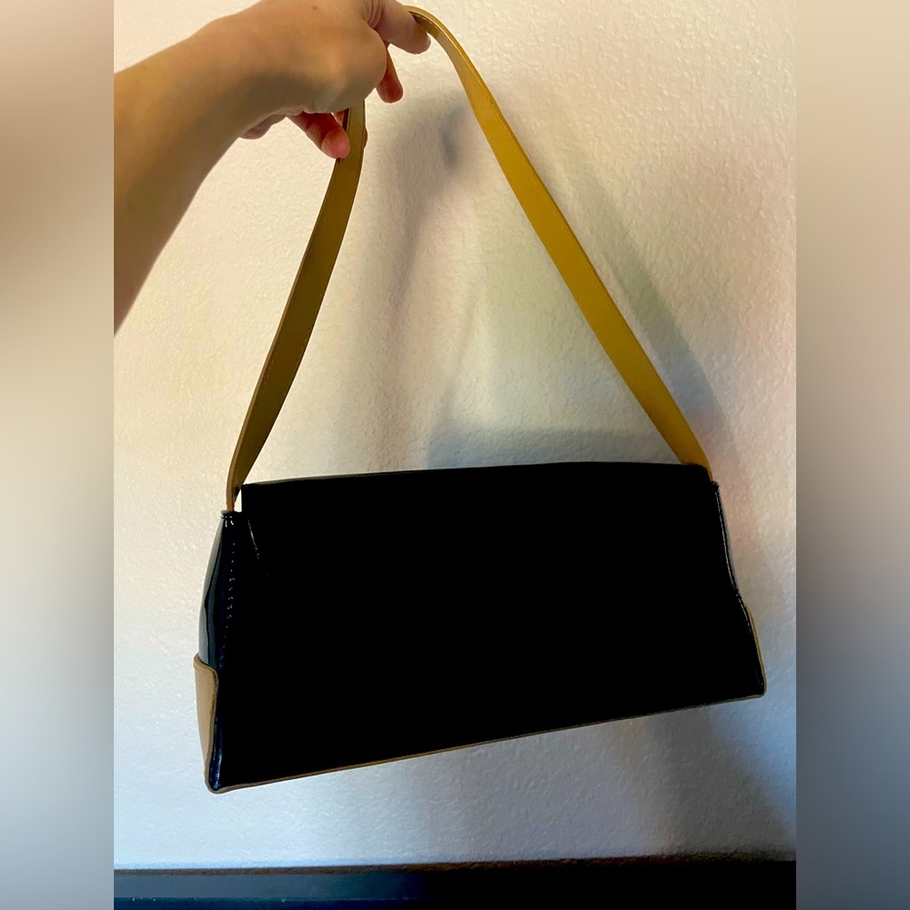 Black blonde handbag purse